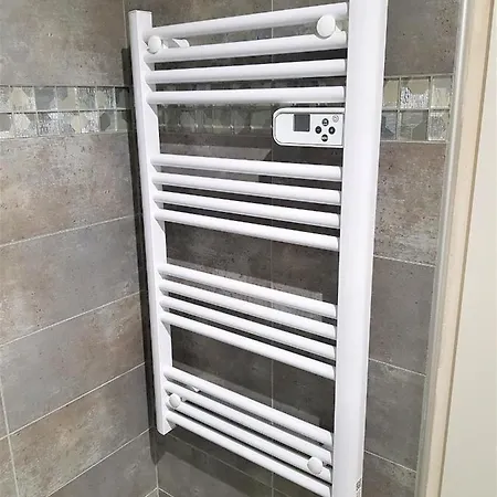 Confort ! Climatisation, Calme, Piscine, Parking Gratuit, Terrasse, Wifi *